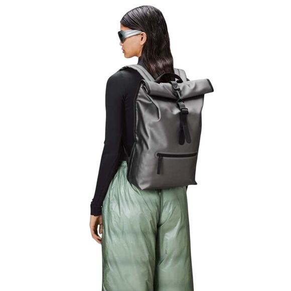 NWT! Rains Rolltop Rucksack W3 Metallic Gray - Unisex - Picture 4 of 14
